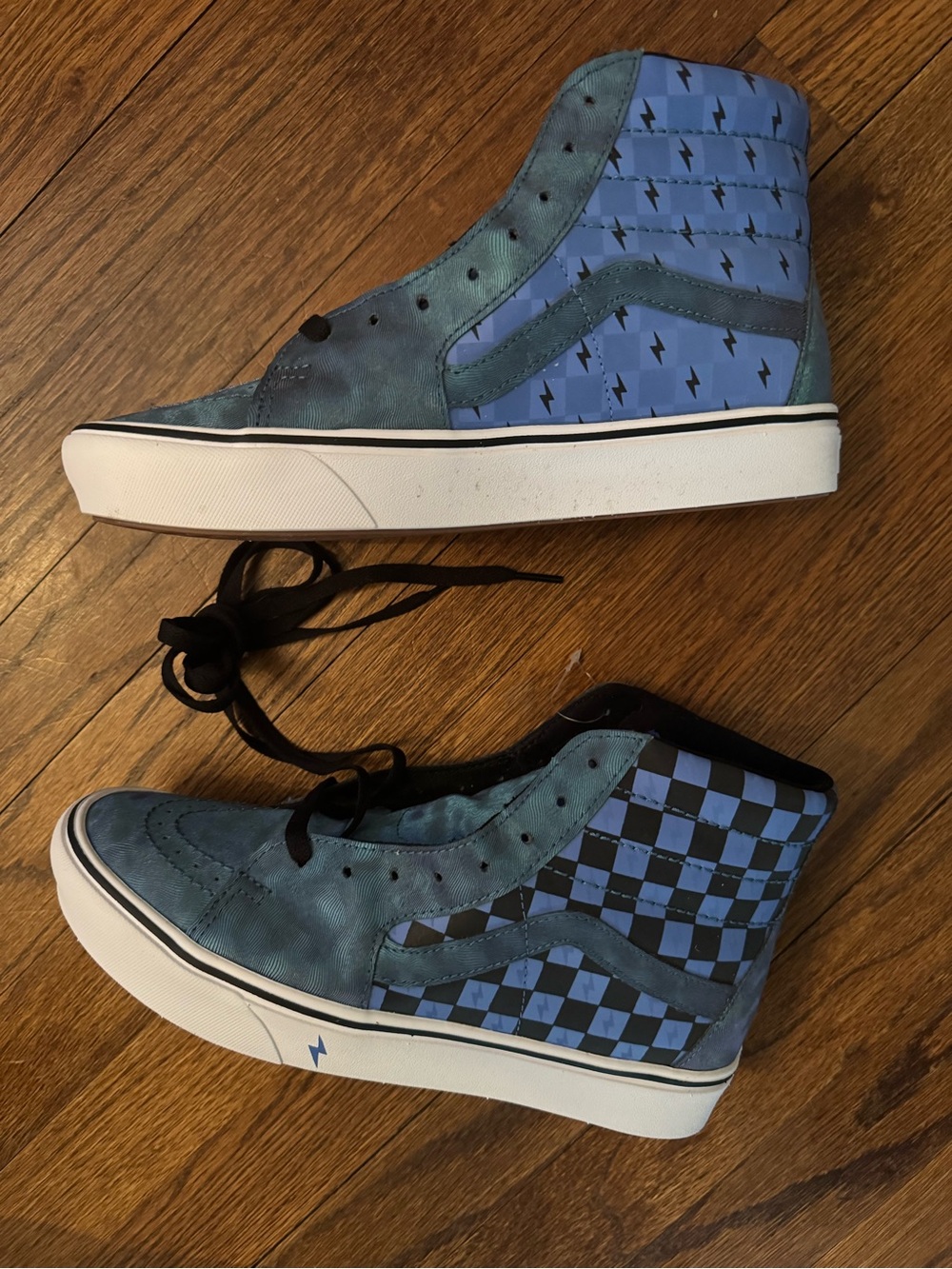 New Cool Vans Blue and Black Checkerboard High-Top Sneakers - Picture 4 of 10